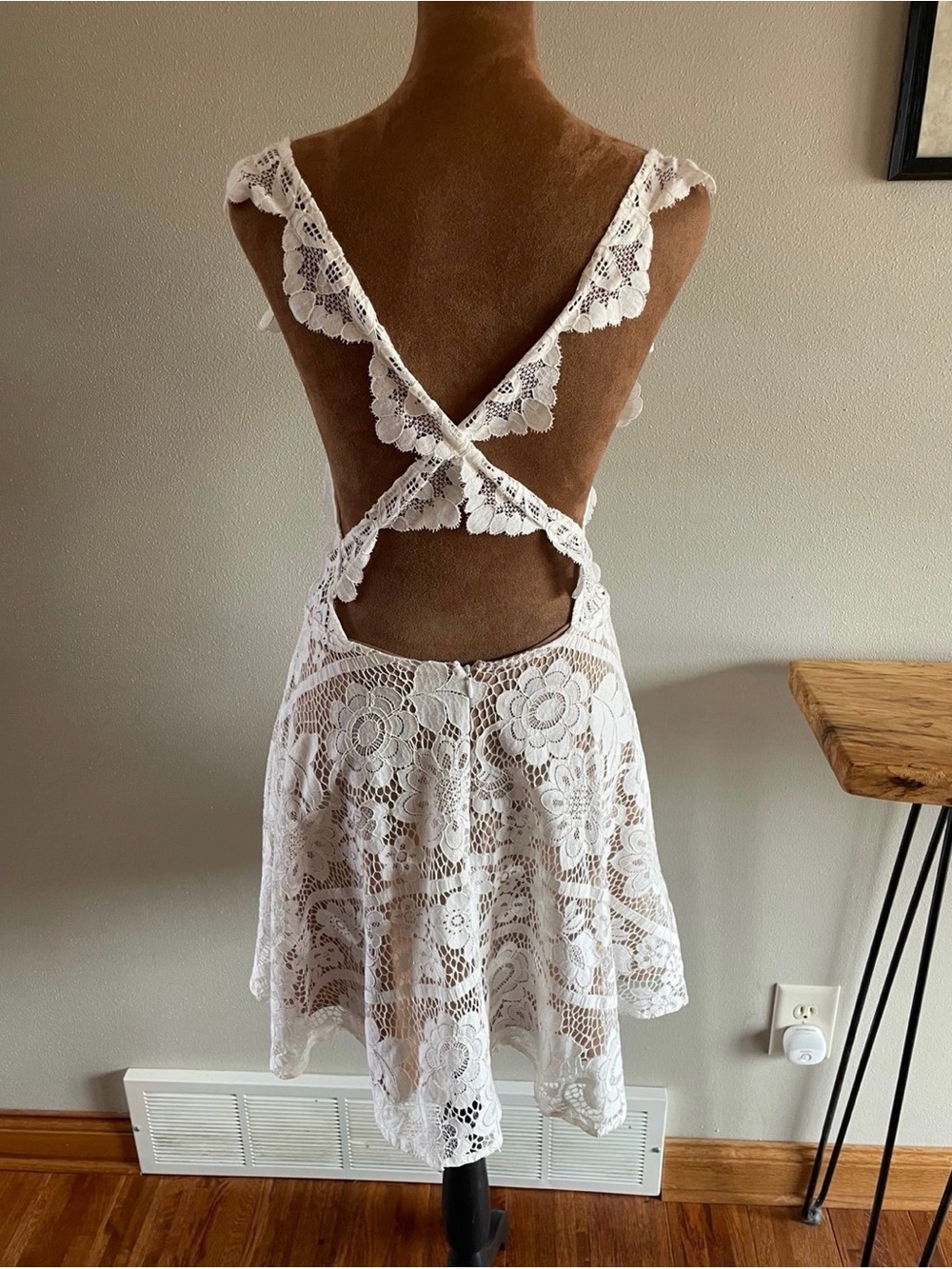For Love and Lemon Giani White lace apron mini dress with open back and sides. - Picture 6 of 12